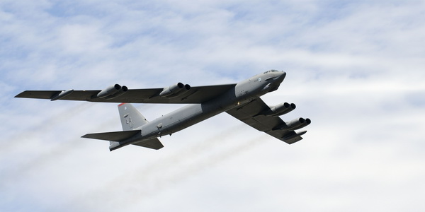 الولايات المتحدة | إطلاق برنامج تحديث شامل للقاذفات الاستراتيجية  B-52وإستبدال رادارها البالغ من العمر 60 عامًا برادار AESA جديد.