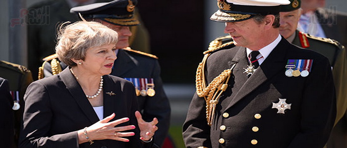 رئيسة الحكومة البريطانية تيريزا ماي تشكر جيشها على منع روسيا من "غزو بريطانيا."