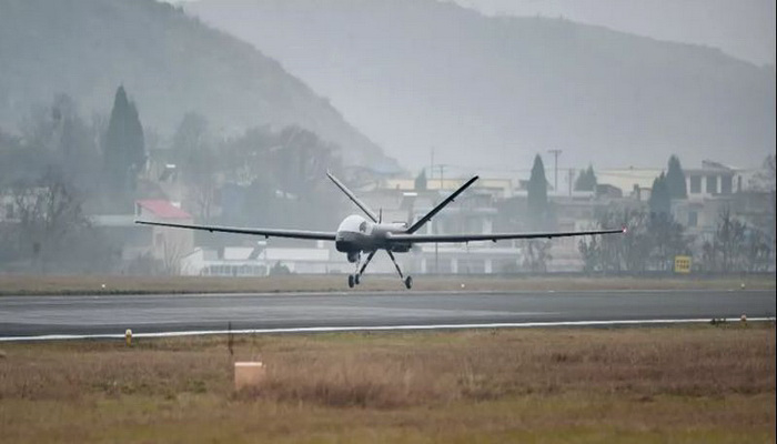الصين تختبر بنجاح طائرتها الـ"درون" القاتلة "وينغ لونغ آي دي".