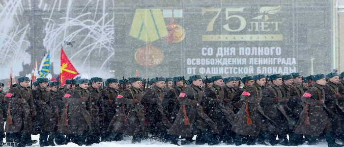 روسيا تحتفل بذكرى فك الحصار النازي عن مدينة "لينينغراد" إبان الحرب العالمية الثانية.