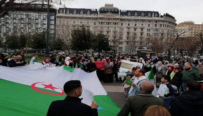 إجتماعات للقيادة العسكرية الجزائرية تزامناً مع مظاهرات "جمعة الرحيل".