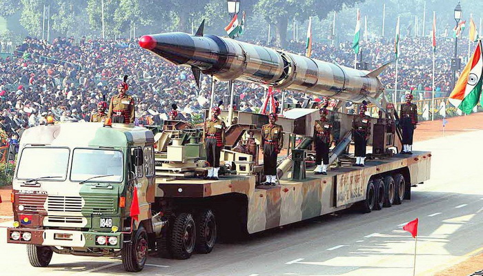 الهند تهدد بإستخدام السلاح النووي ضد باكستان وفق الظروف في المستقبلية.