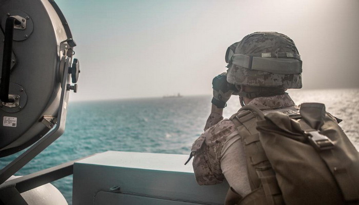 تحالف عسكري تقوده الولايات المتحدة يبدأ مهمة حماية الملاحة في الخليج.