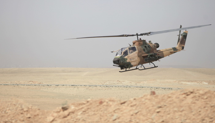 القوات الجوية الفلبينية تتسلم طائراتي هليكوبتر كوبرا Cobraكهدية كم المملكة الأردنية.
