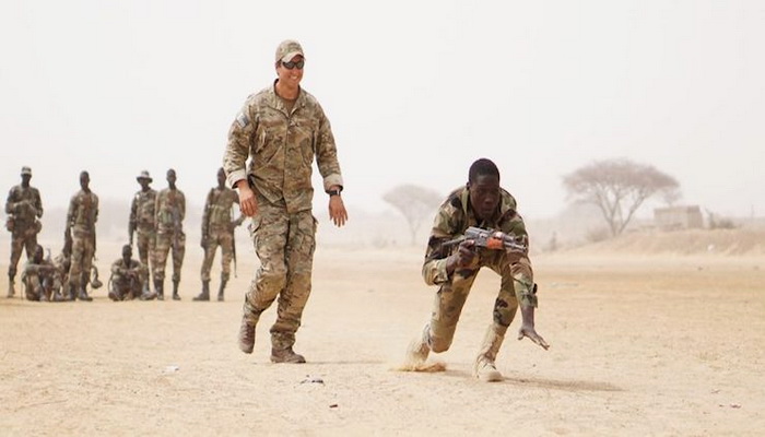 فرنسا تأمل أن تبقى الولايات المتحدة على وجودها العسكري في منطقة الساحل الأفريقي.