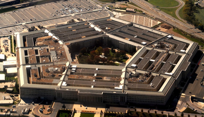وزارة الدفاع الأمريكية تخصص قواعد عسكرية لاستيعاب المحجور عليهم بسبب "فيروس كورونا" الجديد.