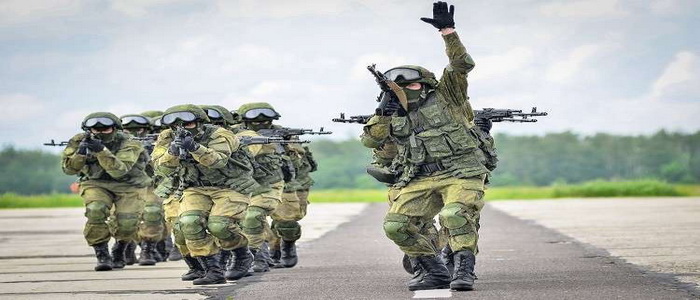 القوات الخاصة وقوات الإنزال التابعة للجيش الروسي تجري تدريباً تكتيكياً .