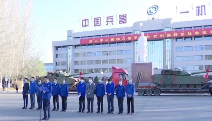 الصين تبدأ بتسليم دبابات المعارك الرئيسية الحديثة من نوع VT4 إلى باكستان.