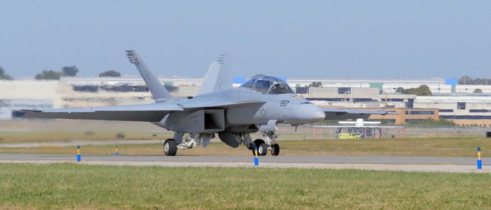 بوينغ تعدل عمر الخدمة لعدد 20 مقاتلة من طراز F / A-18 Super Hornet  للبحرية الأمريكية.