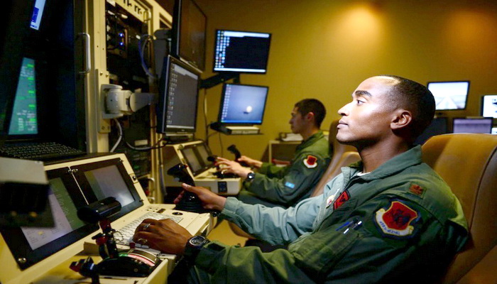 القوات الجوية الأمريكية تقيم قدرات قيادة الحرب السيبرانية والاستخبارات والمراقبة والاستطلاع والحرب الإلكترونية التابعة لها.