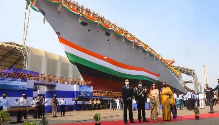 شركة بناء السفن GRSE تطلق مشروع الفرقاطة الشبح 17A الجديد للبحرية الهندية السفينة Himgiri.