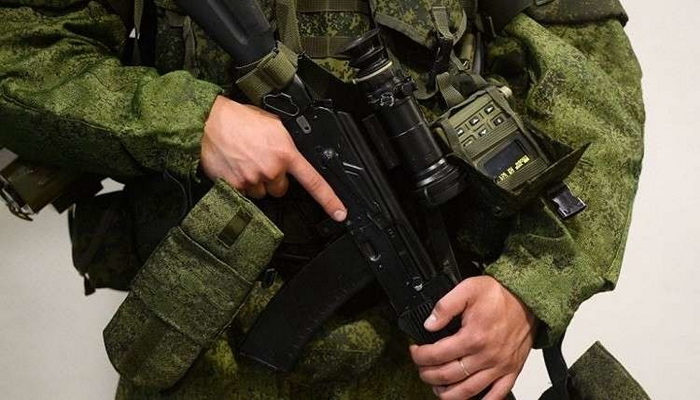 ساعة عسكرية آلية ضمن بدلة "راتنيك-2" الروسية مضادة للإشعاع النووي