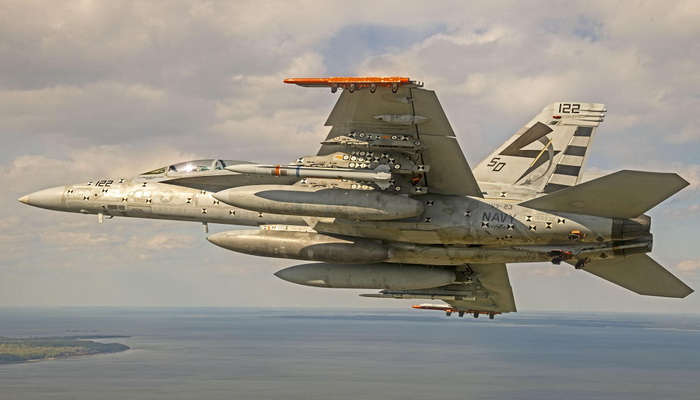 الولايات المتحدة | البحرية الأمريكية وشركة Northrop Grumman تكمل أول حدث بالذخيرة الحية AARGM-ER.