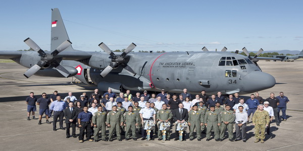 إندونيسيا | القوات الجوية الإندونيسية تتسلم أول طائرة نقل عسكرية C-130J Super Hercules.