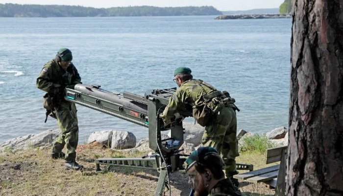 السويد | تقدم صواريخ RBS-17 Robotsystem 17)) قصيرة المدى مضادة للسفن إلى أوكرانيا.
