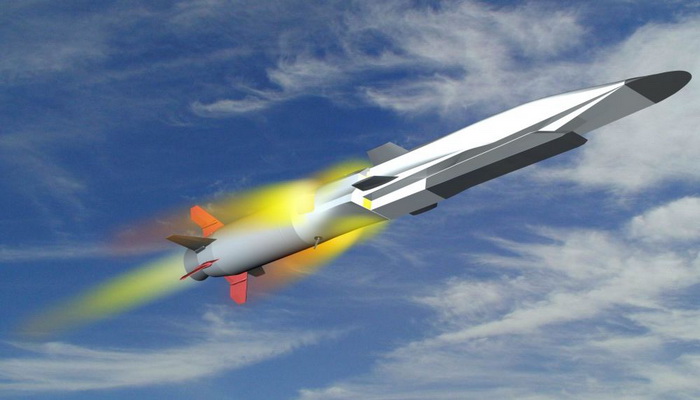 روسيا | وزير الدفاع الروسي يعلن بدء إنتاج صواريخ “تسيركون” فرط الصوتية.