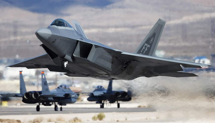 الولايات المتحدة | إيقاف تشغيل طائرة F-22 Raptor لتوفير ميزانية لمقاتلة من الجيل التالي ستكلف مئات الملايين من الدولارات.