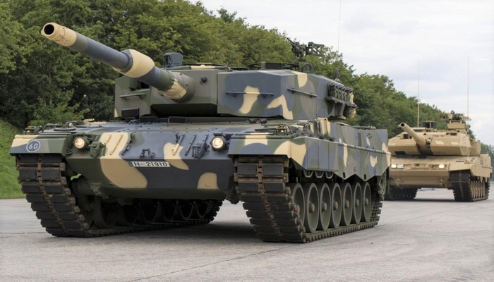 سلوفاكيا | إرسال 30 مركبة مصفحة من طراز BMP-1. إلى أوكرانيا وتلقى 15 دبابة Leopard 2A4 من ألمانيا بديلاً عنها.