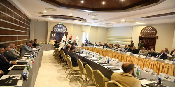 ليبيا | وزارة الدفاع تنظم مائدة مستديرة حول طبيعة المحكمة العسكرية العليا بين النقض والتصدي.