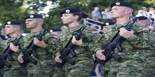 أوكرانيا | وزارة الدفاع الكرواتية توصي بالعودة إلى التجنيد الإجباري لتعزيز القوات المسلحة.