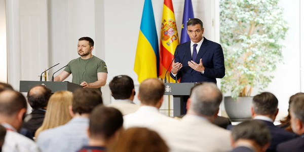 إسبانيا | تقديم دعم عسكري لأوكرانيا بقيمة مليار دولار.