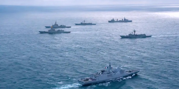 الدنمارك | الفرقاطة الدنماركية  Iver Huitfeldt ضمن مهمة حلف الناتو "حارس الرخاء" تفشل في ردع هجمات الحوثيين على السفن التجارية.