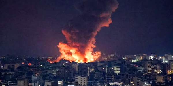 لبنان | عدوان إسرائيلي متواصل وغارات ليلية عنيفة جداً على الضاحية الجنوبية للعاصمة اللبنانية بيروت. 