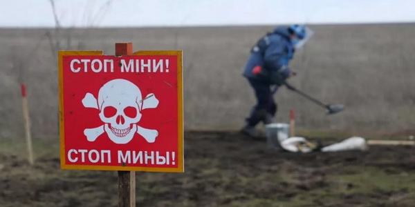 أوكرانيا | حقول الألغام الروسية القوية تعيق تقدم الجيش الأوكراني وصعوبات كبيرة لمواجهتها والتغلب عليها أثناء الهجوم المضاد. 