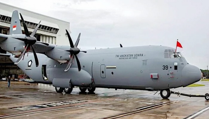 أندونيسيا | القوات الجوية الإندونيسية تتسلم أول طائرة نقل عسكرية من طرازC-130J-30 Super Hercules.