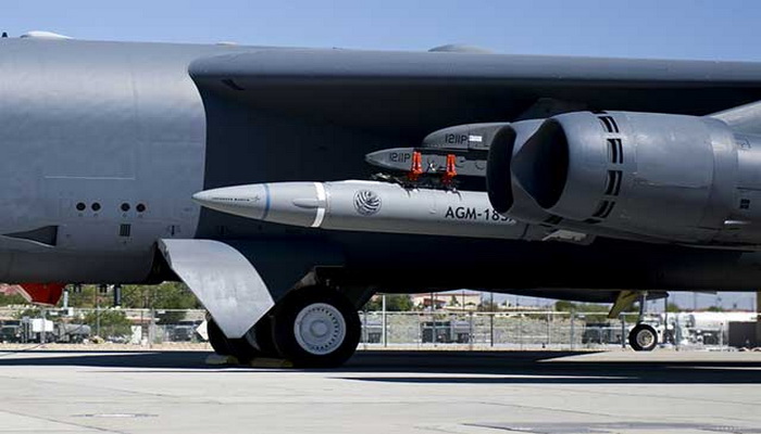 الولايات المتحدة | إختبار نموذج أولي لصاروخ AGM-183A يتم إطلاقه من الجو بسرعة تفوق الصوت.