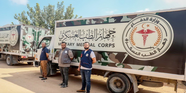 ليبيا | جهاز الطب العسكري يسير قافلة إغاثة طبية وتموينية لدعم جهود الإغاثة في مناطق الشرق الليبي المنكوبة.