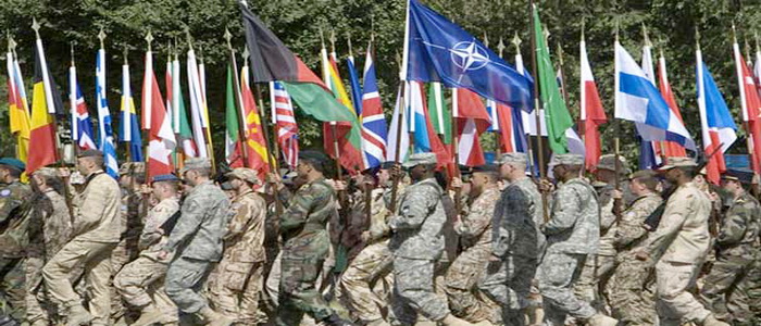 الناتو يضاعف عدد قوات الرد السريع ويضع 5 آلاف مقاتل في حالة استعداد