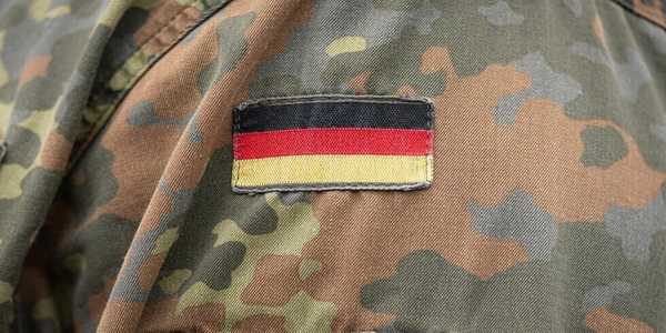 ألمانيا | الجيش الألماني "البوندسفير" تراجع حاد بأعداد المجندين ومشكلات كبيرة في جذب مجندين جدد.
