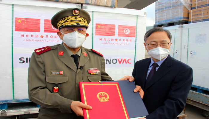 تونس | 100 ألف لقاح نوع Sinovac هبة من الصين لصالح المؤسسة العسكرية التونسية.