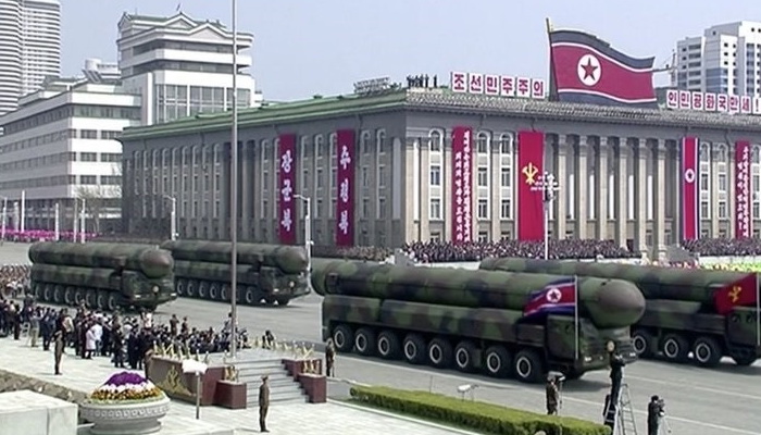 كوريا الشمالية تستعرض قدراتها العسكرية في عيد ميلاد مؤسسها