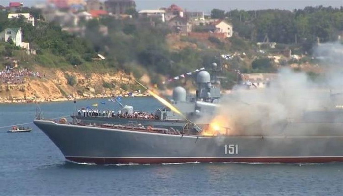 البحرية الروسية تطور راجمات صواريخ لسفنها الحربية.