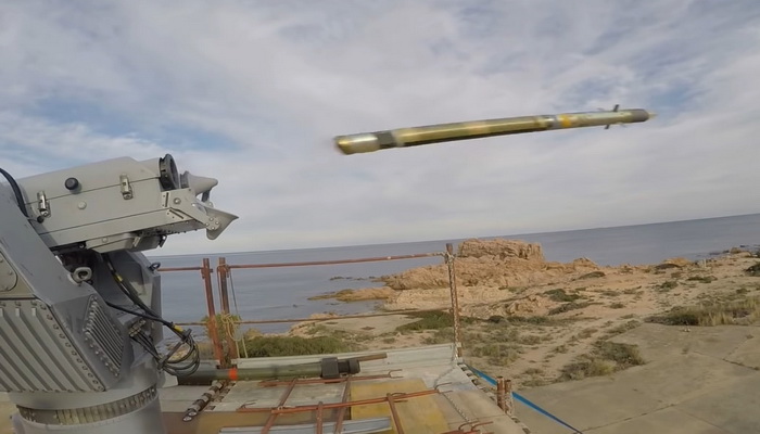 المطور الأوروبي MBDA  يوضح القدرات المضادة للسطح لصاروخ ميسترال.