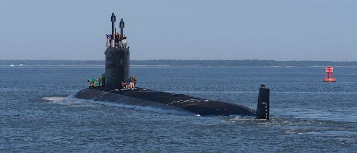 البحرية الأمريكية تدشن الغواصة النووية إنديانا.