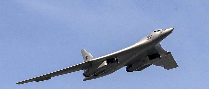 تحليق قاذفتين روسيتين من طراز "تو-160" وفق القواعد الدولية يثير قلق الناتو.