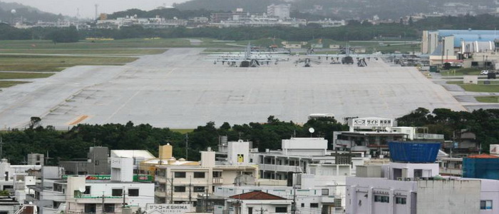 اليابان تستأنف العمل لبناء قاعدة عسكرية أمريكية في جزيرة أوكيناوا.