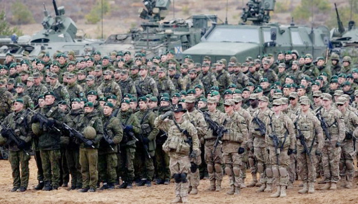 الناتو ينشر قواته على مشارف الحدود الروسية