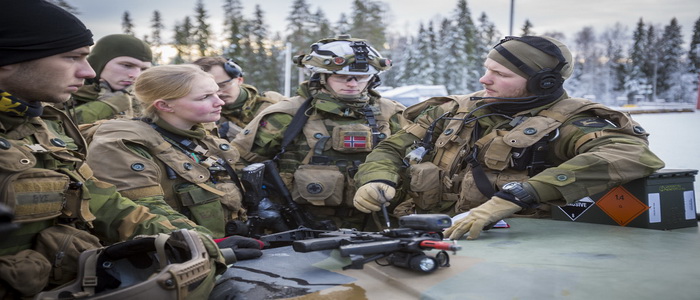 النرويج | الجيش النرويجي يطلق تجربة الجمع بين الرجال والنساء في ثكنات مشتركة.