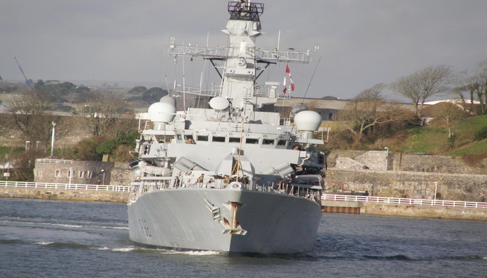 بريطانيا | فرقاطة HMS Somerset بريطانية تعود إلى البحر بعد أربع سنوات من التجديد والتزود بأحدث نظام صاروخي للدفاع الجوي Sea Ceptor.