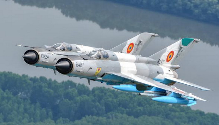 أوكرانيا | رومانيا تعتزم نقل طائرات MiG-21 المتقادمة كمساعدة إلى أوكرانيا.