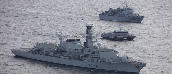 بريطانيا | السفن الحربية البريطانية تقود فرقة عمل بحرية أوروبية إلى بحر البلطيق.