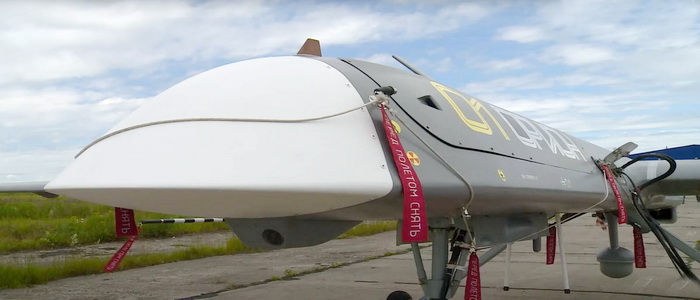 روسيا | شركة Kronshtadt الروسية تكشف النقاب عن طائرتها المسيرة الهجومية المطورة Orion-E MALE.