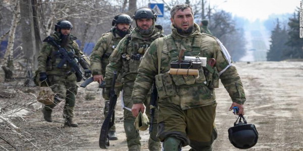 أوكرانيا | المقاتلون الشيشان يقتحمون الموقع المحصن الأوكراني بالقرب من مارينكا ويستولون عليه.