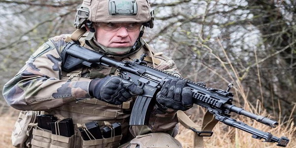 ألمانيا | وضع اللمسات الأخيرة على عقد البندقية الهجومية الجديدة HK416 أخيرًا.