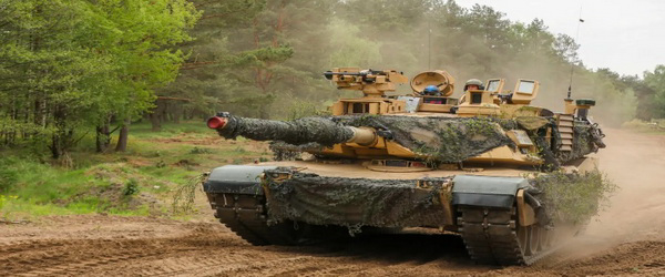 بولندا | وزير الدفاع البولندي يكشف عن موعد استلامها لدبابات M1 Abrams أبرامز الأمريكية.