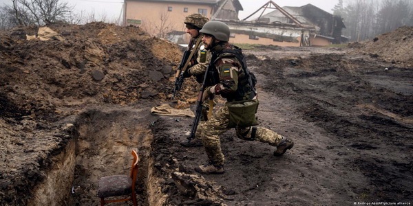 روسيا | تقدمات كبيرة للقوات الروسية نحو خط الدفاع الثاني للقوات الأوكرانية ناحية كراسني ليمان من كريمينايا.
